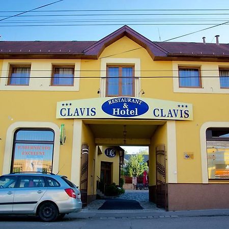 Hotel Clavis Losonc Kültér fotó