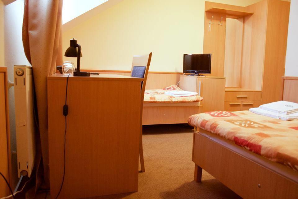 Hotel Clavis Losonc Kültér fotó